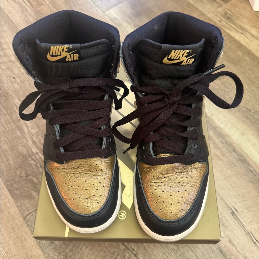 Nike High-Top kids Sneakers in Black and Gold